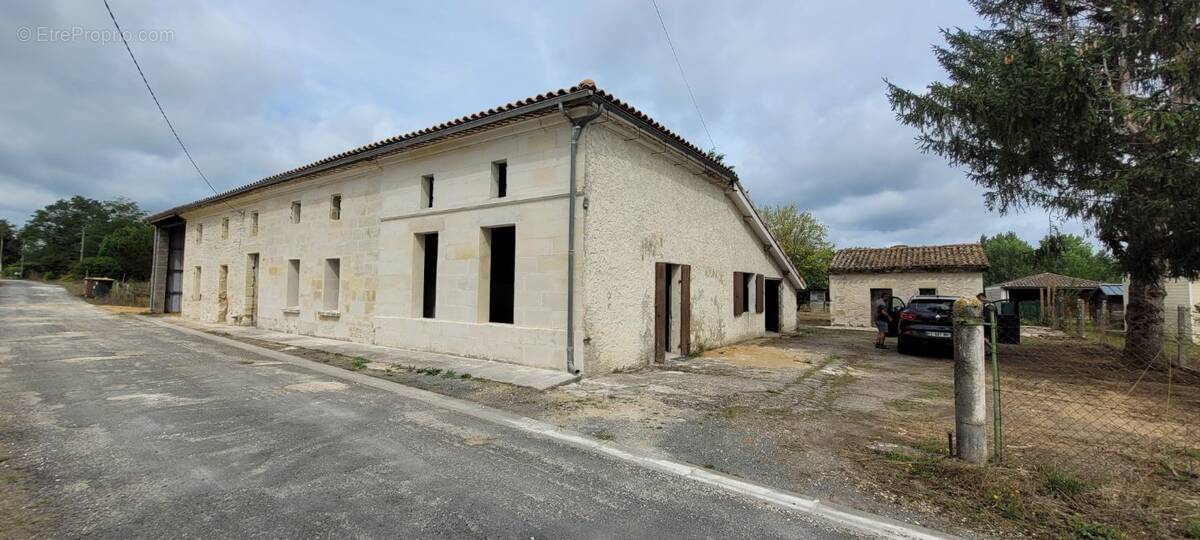 Maison à LAGORCE