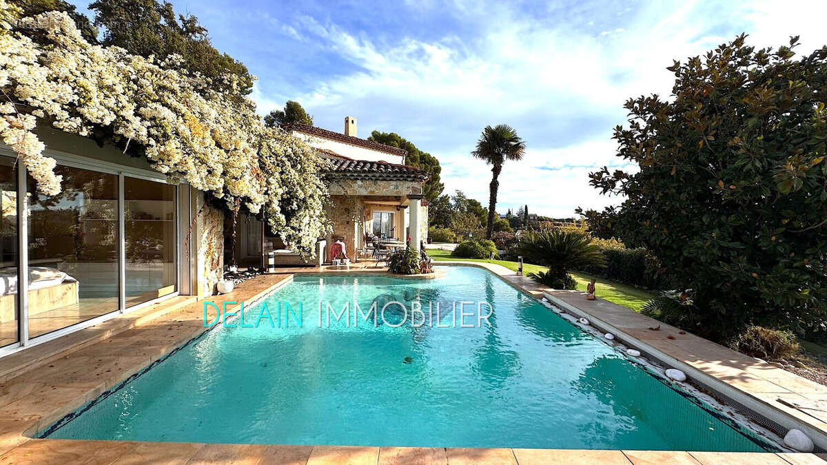 Maison à CAGNES-SUR-MER