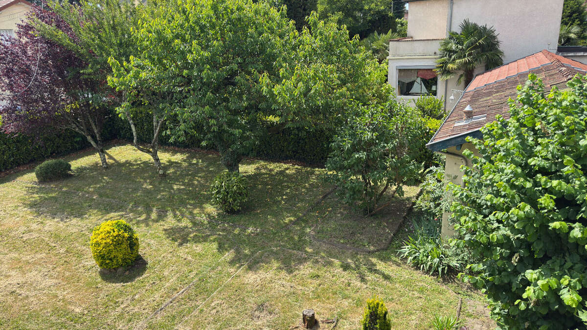 Maison à TASSIN-LA-DEMI-LUNE