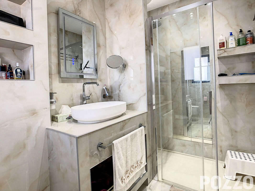 Maison récente de 276 m² à Coudeville Sur Mer (50290) - photo 13