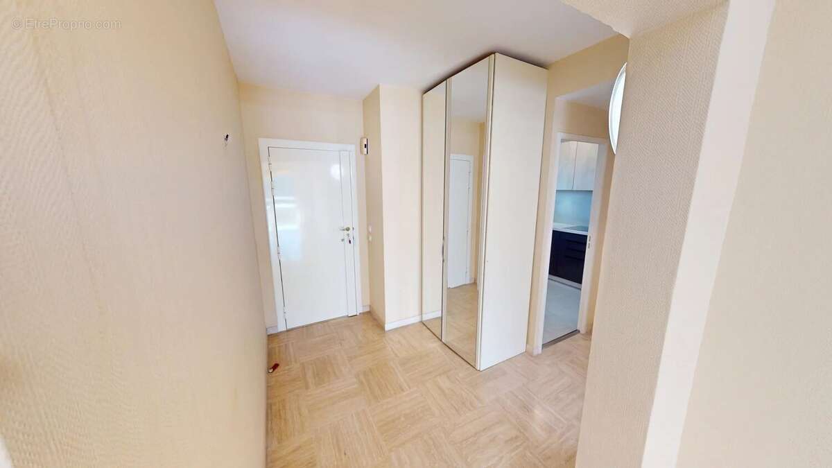 Appartement à VILLENEUVE-LOUBET