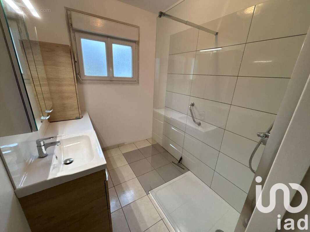 Photo 9 - Maison à COULOMMIERS-LA-TOUR