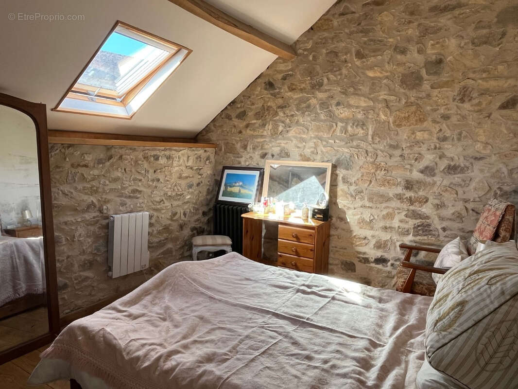 Maison à COUSSAC-BONNEVAL