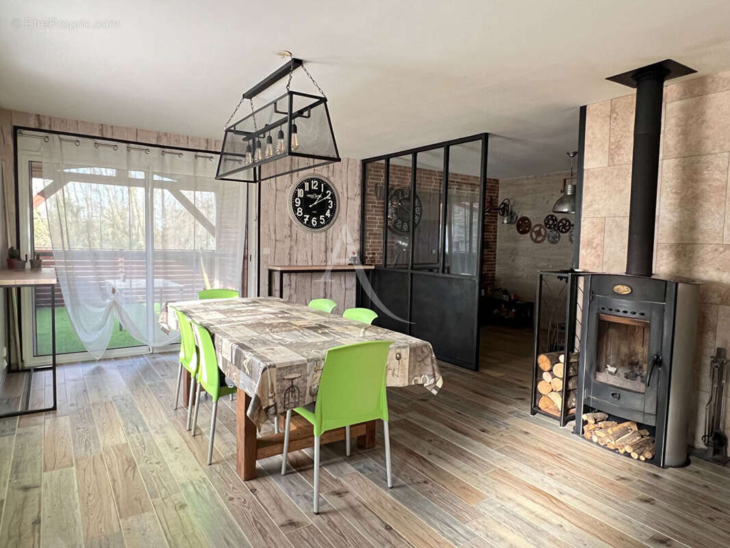 Maison à MOUZEUIL-SAINT-MARTIN