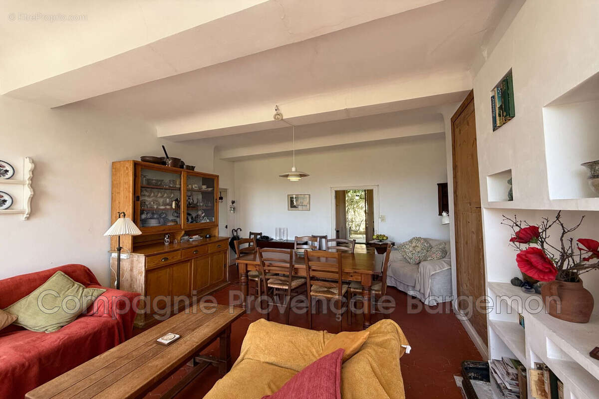 Appartement à BARGEMON