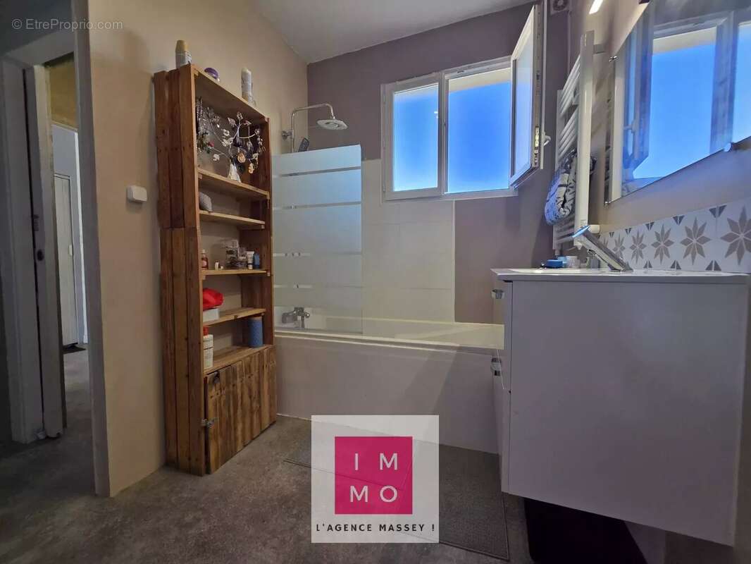 Appartement à AUREILHAN