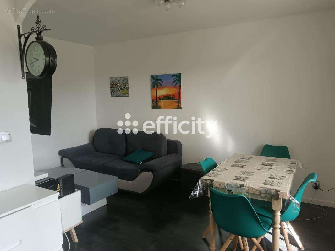 Appartement à SURY-LE-COMTAL