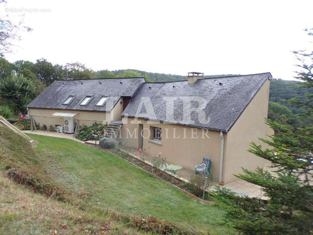 Maison à SAINT-LEONARD-DES-BOIS