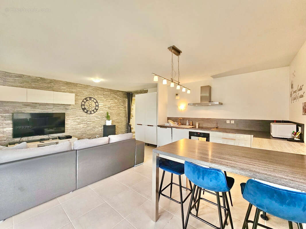 Appartement à VALLEIRY