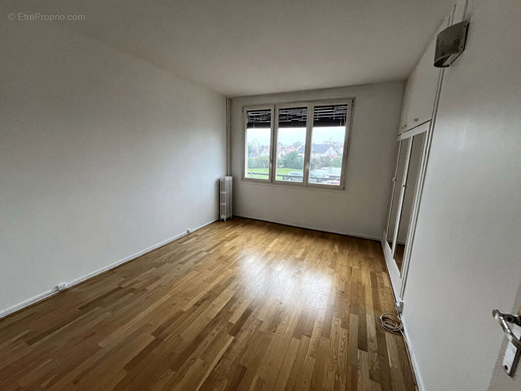 Appartement à LE BLANC-MESNIL
