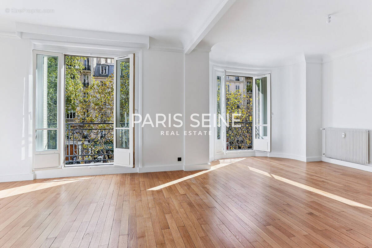 Appartement à PARIS-7E