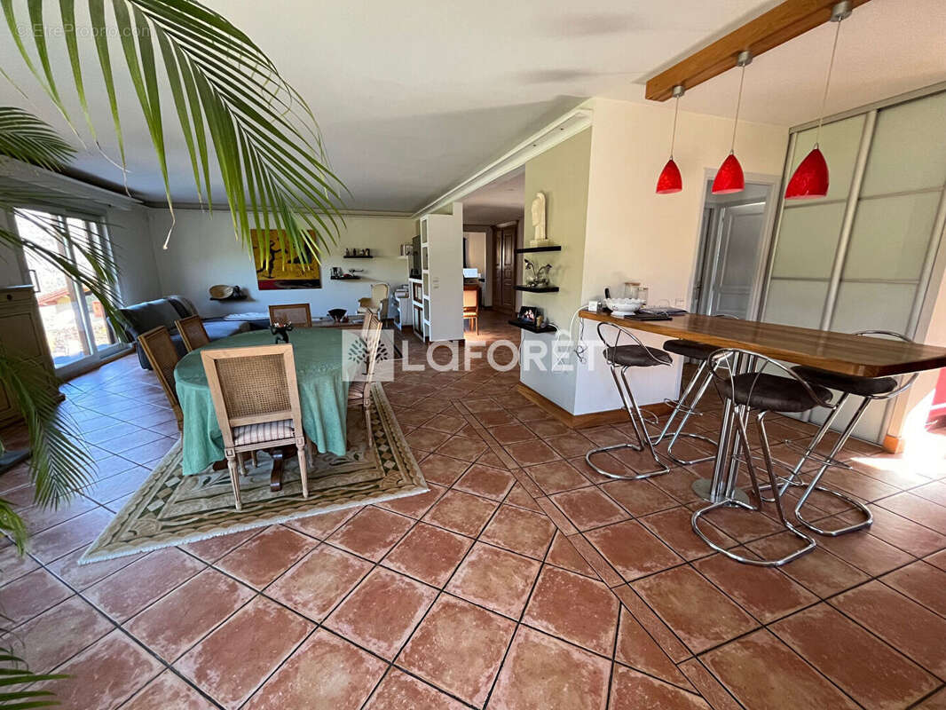 73210 La Plagne Tarentaise Belle maison T6 avec terrasse, garage, jardin - photo 3
