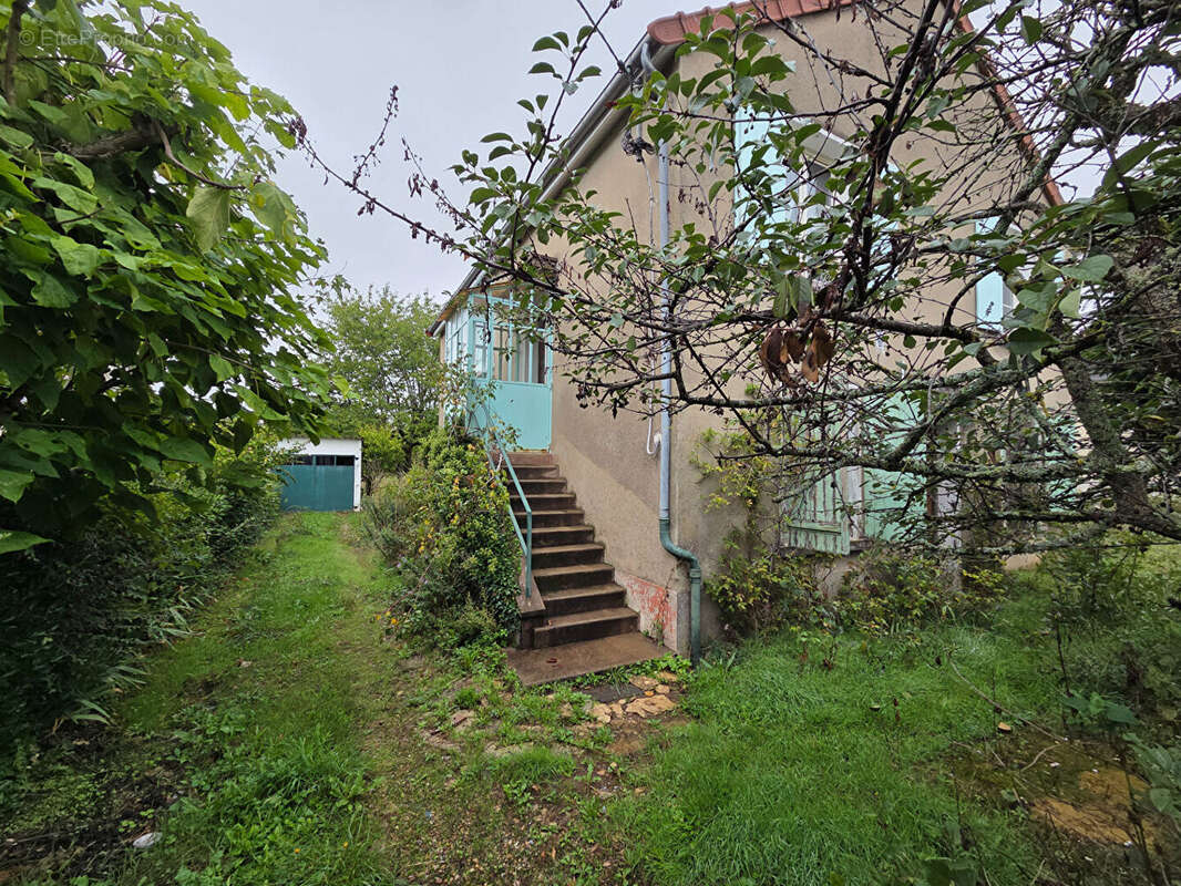 Maison à VARENNES-VAUZELLES