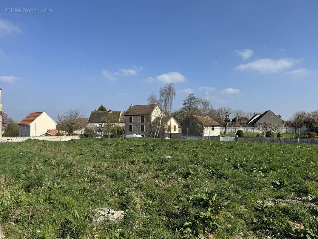 Terrain à CLAYE-SOUILLY