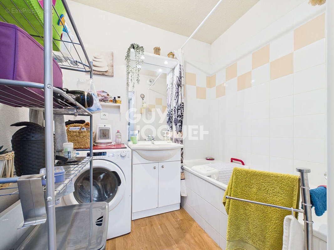 Vendu loué - Appartement Elbeuf - 65 m² - 76500 - photo 7