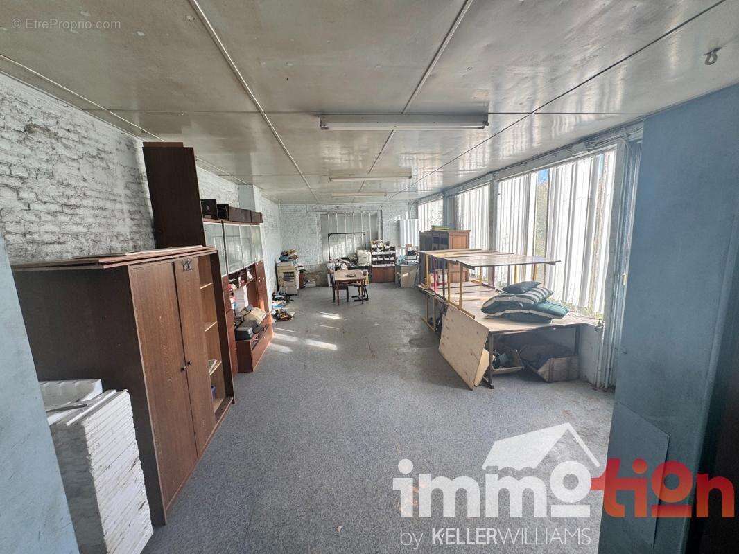 Commerce à FEUQUIERES-EN-VIMEU