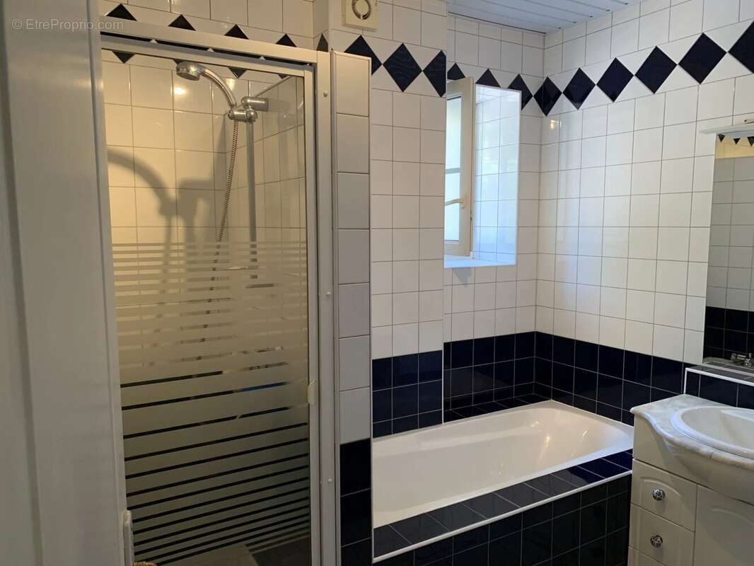 Maison à SAINT-SAUD-LACOUSSIERE