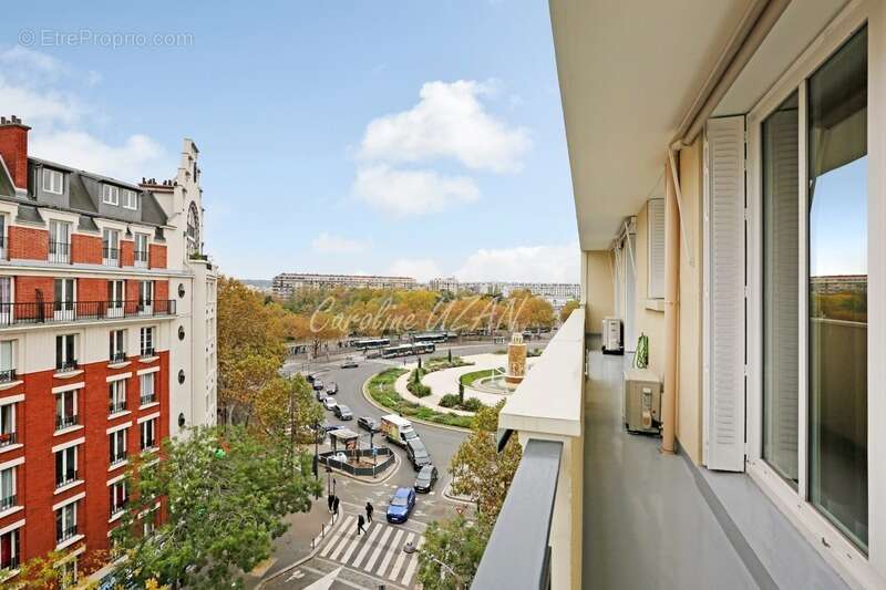 Appartement à PARIS-16E