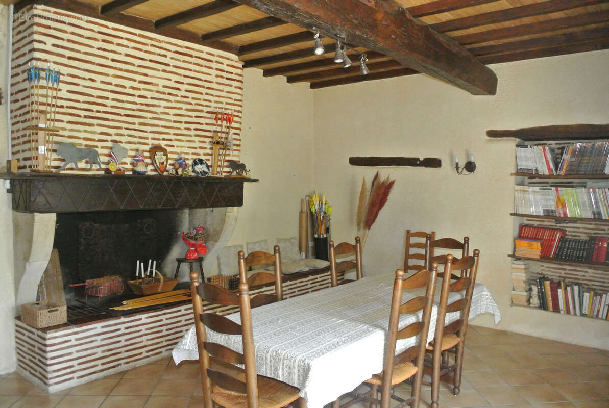 Maison à MAUVEZIN-SUR-GUPIE