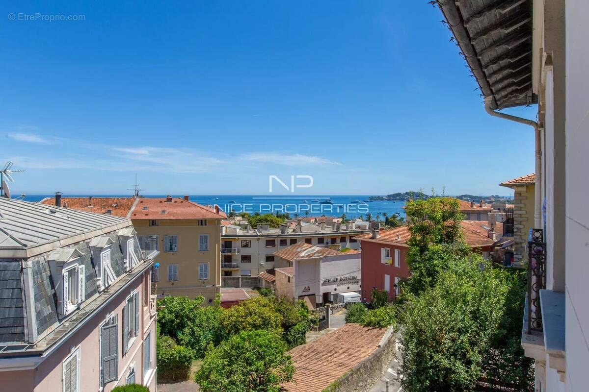 Appartement à BEAULIEU-SUR-MER