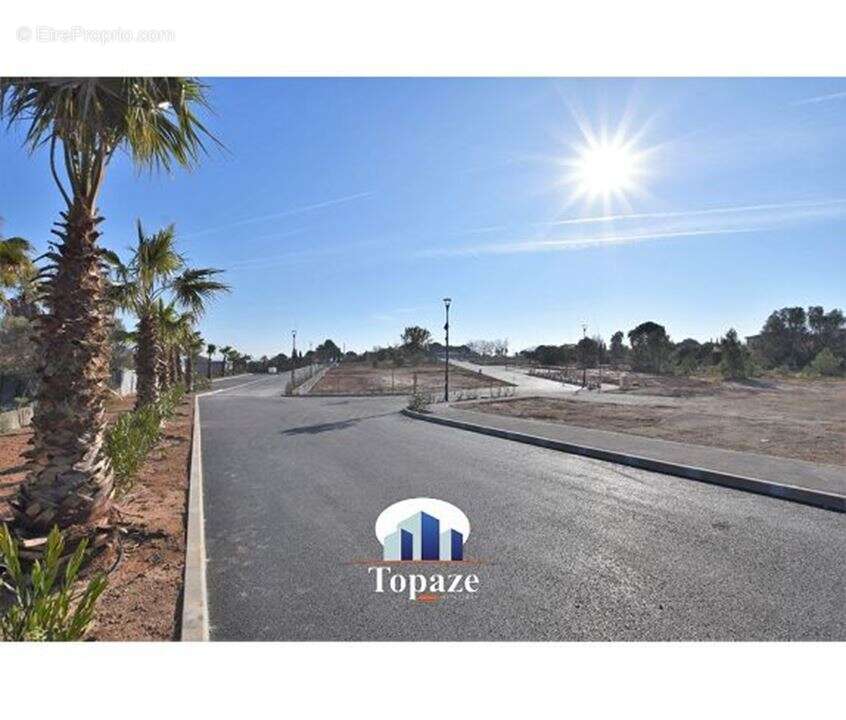 Terrain à ROQUEBRUNE-SUR-ARGENS