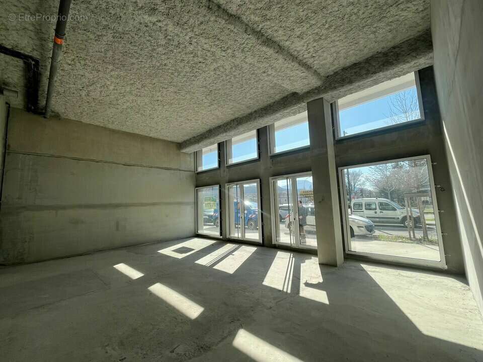 Autre à LE PONT-DE-CLAIX