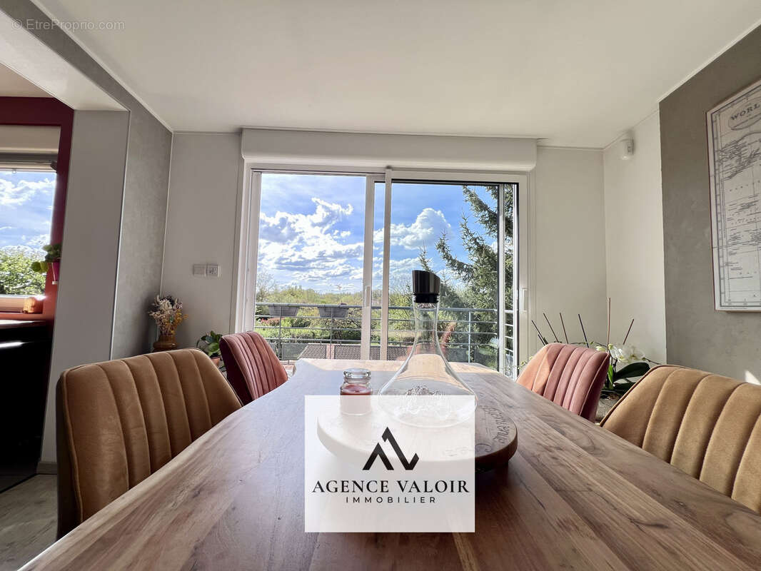 Appartement à AY-SUR-MOSELLE