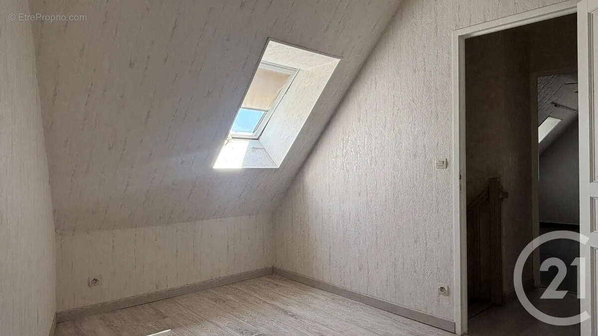 Maison 72 m² à Croth  - photo 8