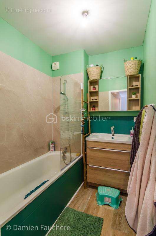 Maison à VAUX-LE-PENIL