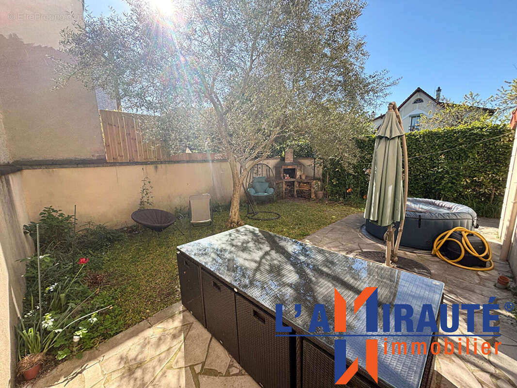 Maison à SARTROUVILLE