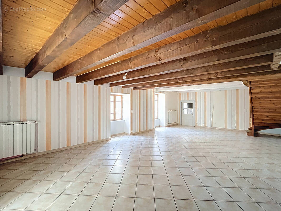 Maison à CHAMPEIX
