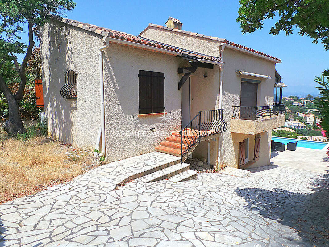 Maison à LES ISSAMBRES