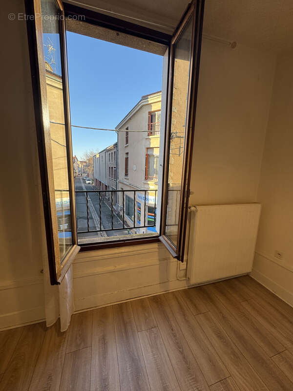 Appartement à SAINT-JUST-SAINT-RAMBERT