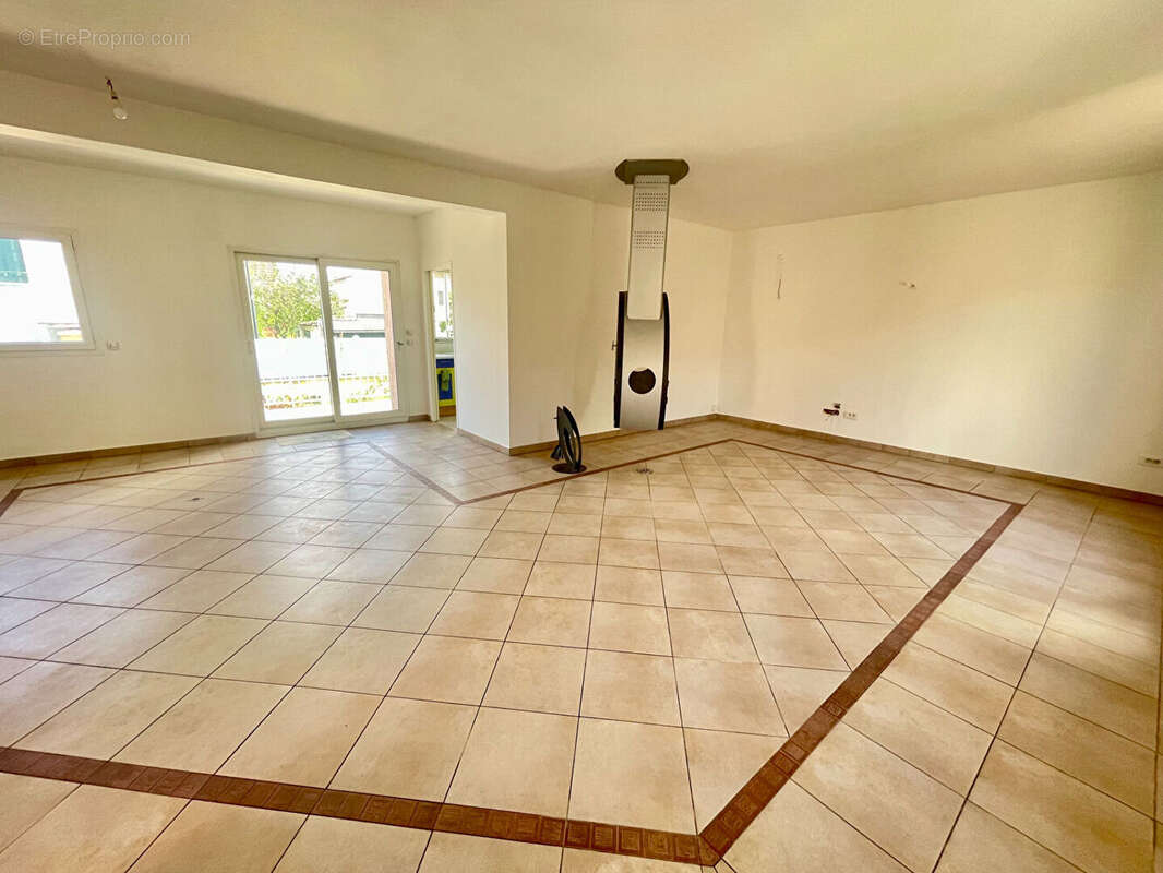 Maison à SARTROUVILLE