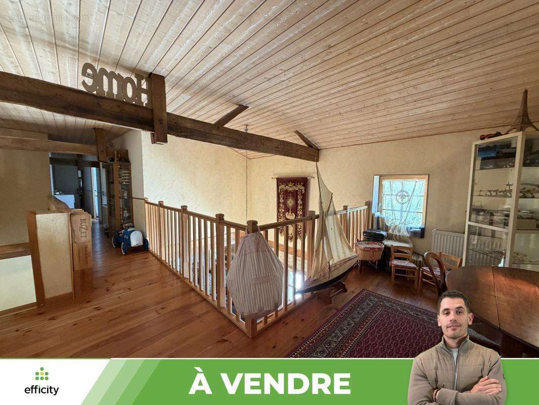 Maison 260 m² à Couhe  - photo 10