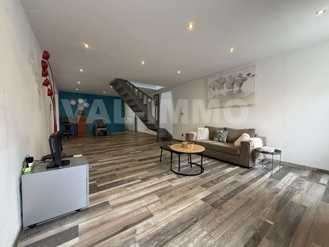 Maison 136 m² à Oisy-Le-Verger  - photo 6