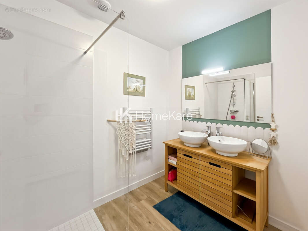 Maison à FARGUES-SAINT-HILAIRE