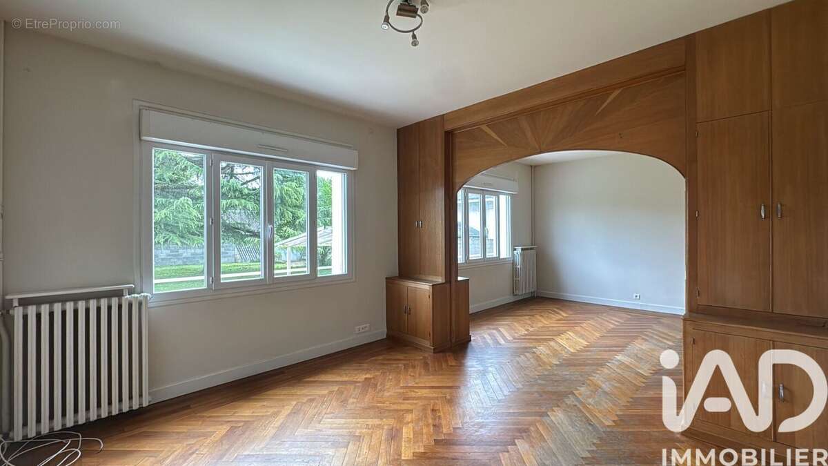 Photo 2 - Maison à CHATELLERAULT