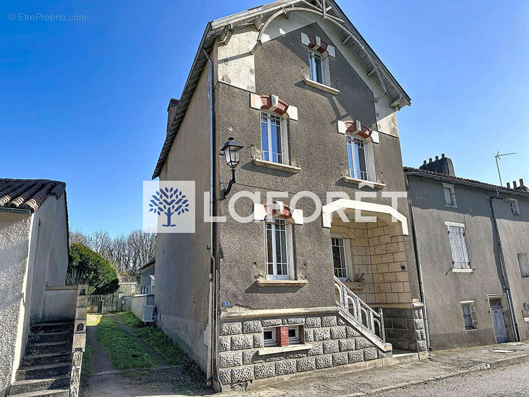 Maison à SAINT-LOUP-LAMAIRE