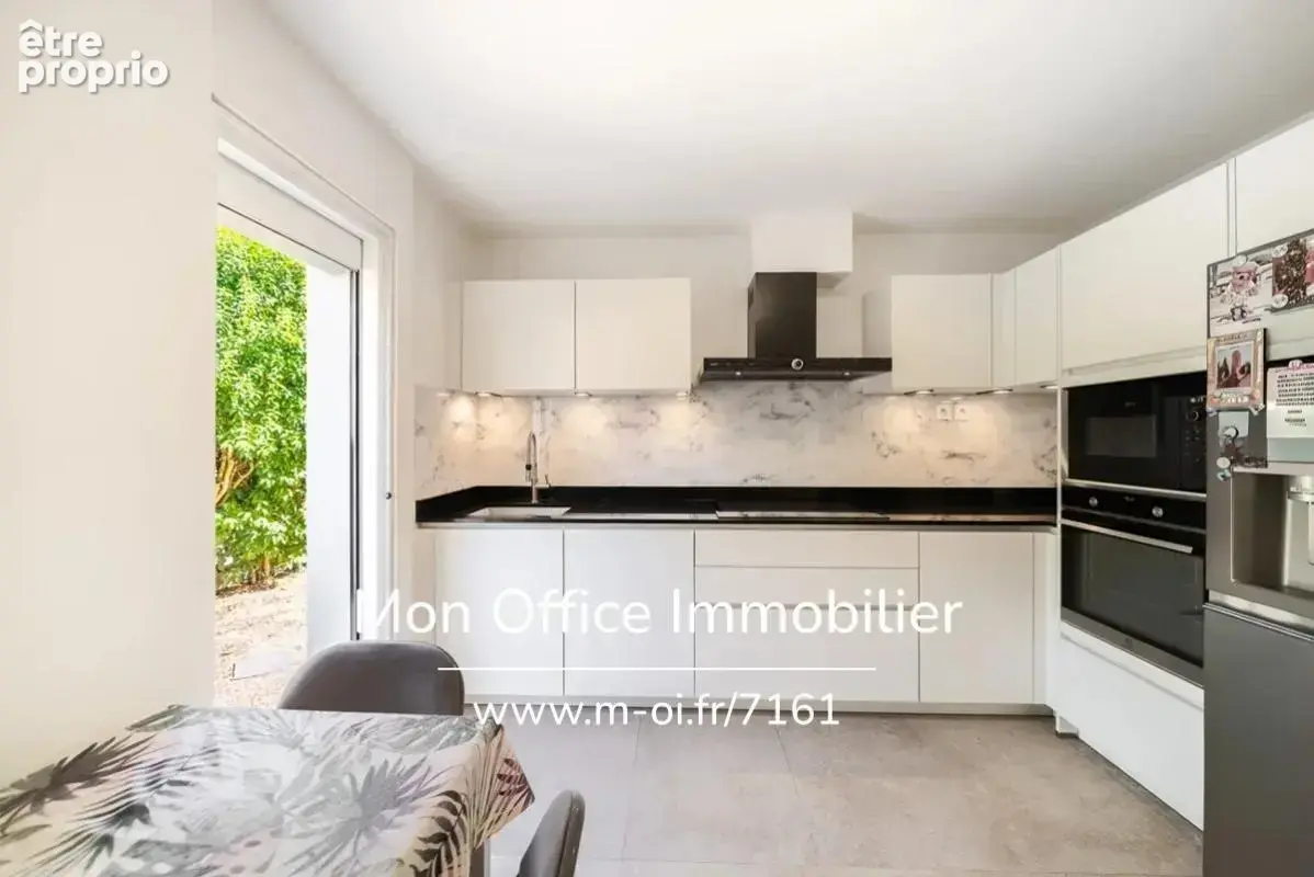 Référence : 7161-PAN - Maison 5 pièces de 120 m² avec piscine à Aix-en-Provence - photo 6