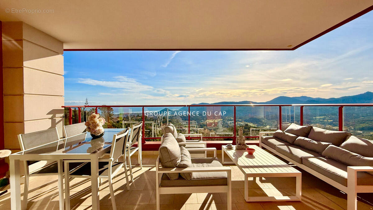 Appartement à MANDELIEU-LA-NAPOULE