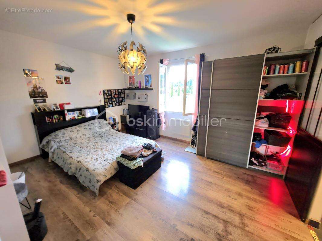 Mondragon / 2 villas / 390 m² habitable / piscine / terrain 7 500 m² - photo 15