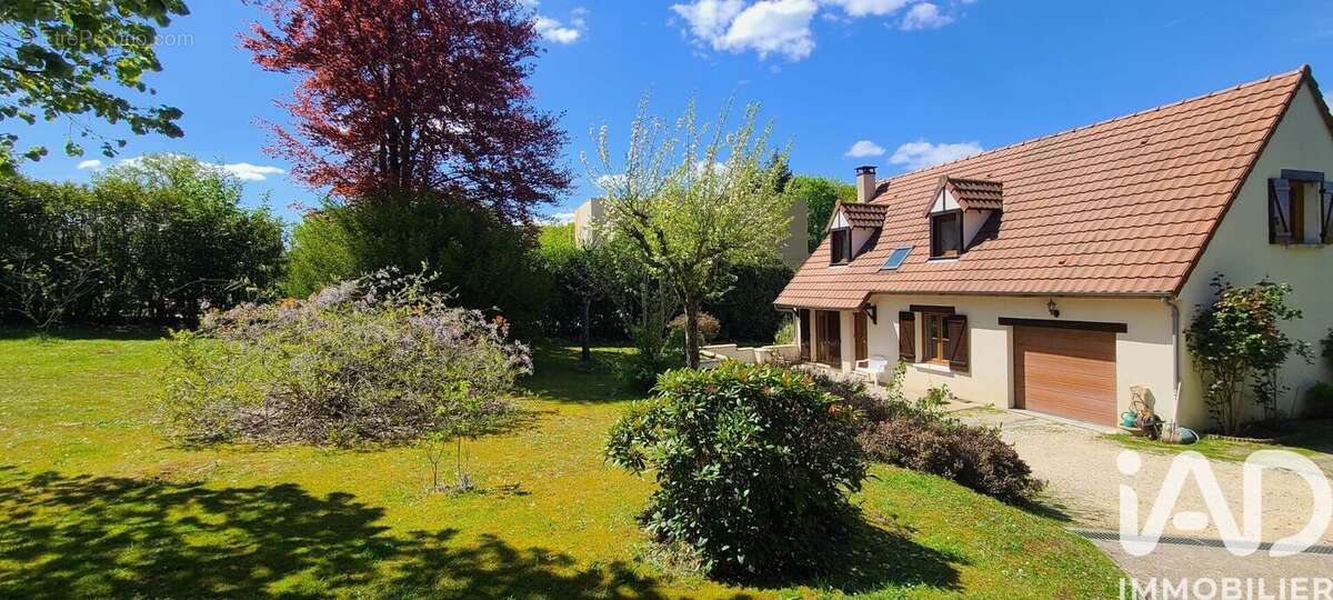 Maison 121 m² à Chevreuse  - photo 2