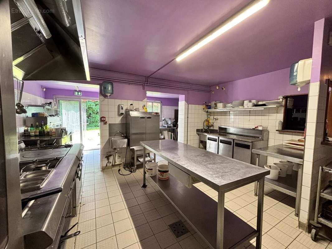 Restaurant avec 2 logements à BERNAY - 542m2 + mezzanine - photo 11