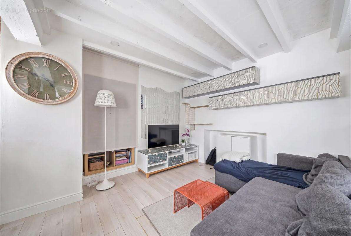 Appartement à CHARENTON-LE-PONT