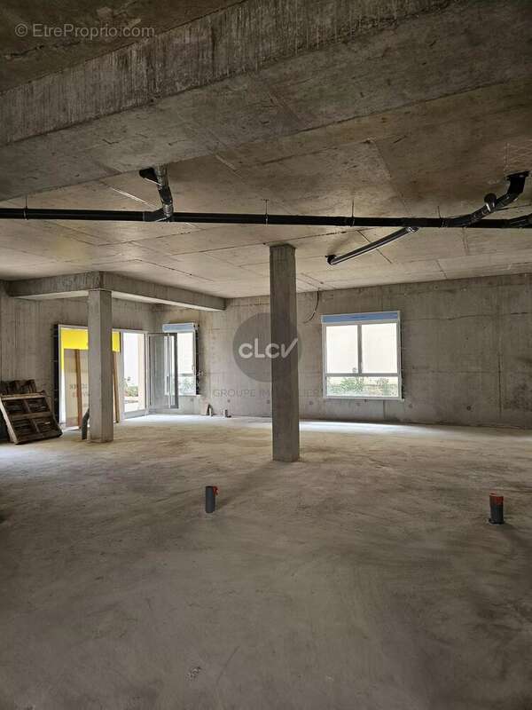 Commerce à CRAPONNE