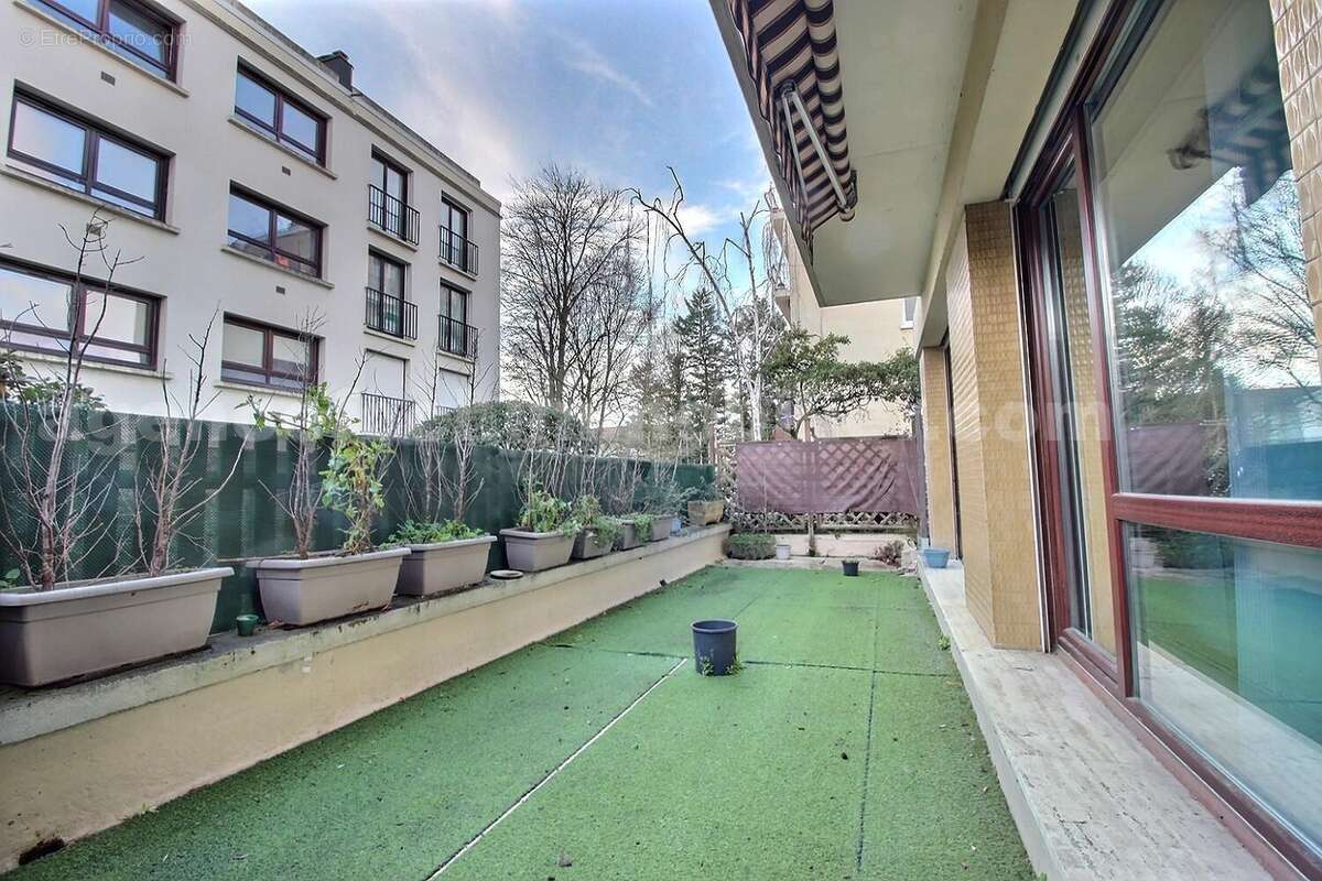 exposio_133575102 - Appartement à SAINT-MAUR-DES-FOSSES