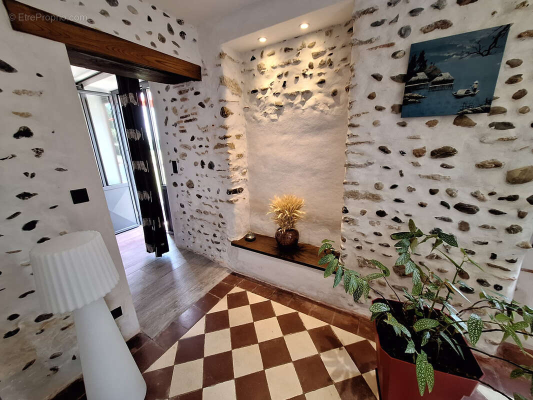 Charmante maison Gasconne 145m² Habitable avec 185m² de dépendances sur 1300m² de terrain - photo 14