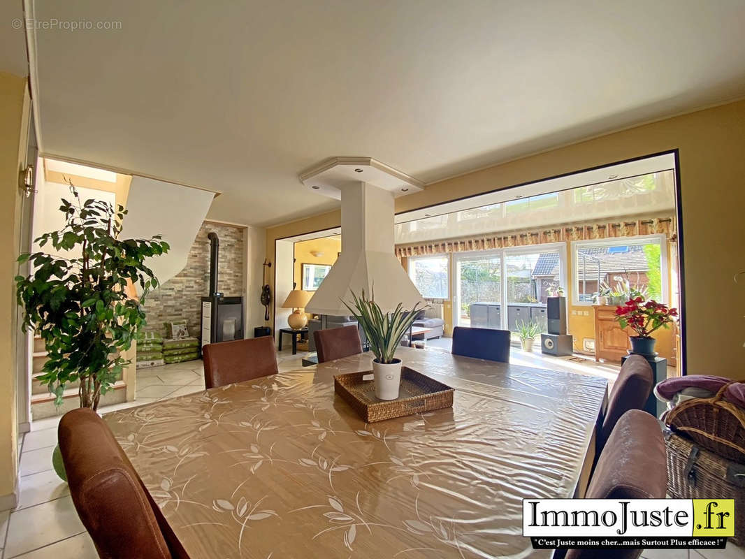 Maison à LES ESSARTS-LE-ROI