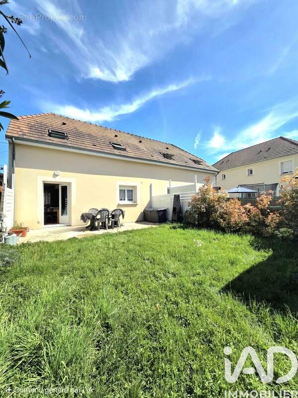 Photo 1 - Maison à SAINT-PARRES-AUX-TERTRES
